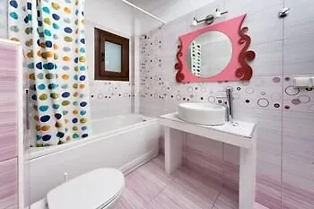 Depis Place & Hotel 2*