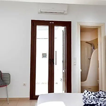 Hotel Depis Place & 2*